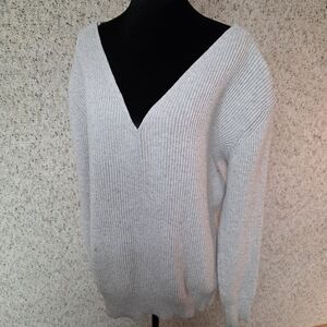 Cream V-neck Ribbed Sweater Braided Back RD Style Size L